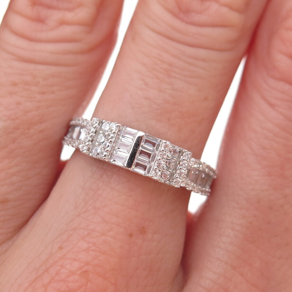 925 Sterling Silver Emerald & Round-Cut C Z Ring Size 8